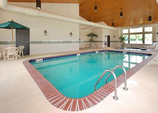 Hotel Americinn By Wyndham Clinton 3*